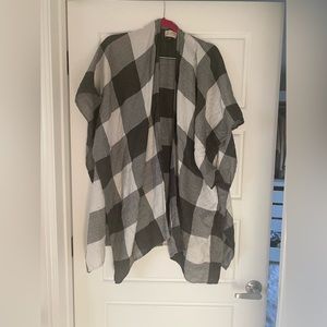 White Black Gray sweater/Poncho/Shrug/Shaul OSFA- M